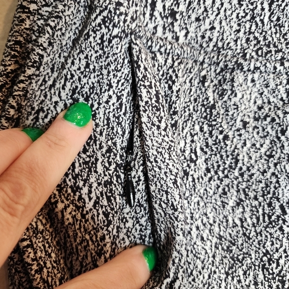 Lululemon Ready To Rulu Pant Jacquard White Black. Size 10 - Picture 5 of 16